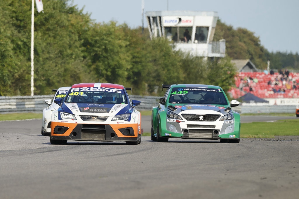 Lucas Kent Jensen og Nicolai S. Jonas vandt ikke titlen i division 4 på afbud, men kæmpede om divisionens andre TCR-biler
(Foto: Grippo)